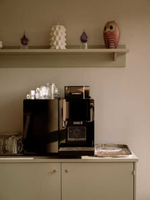 Zeit dass die Kaffeemaschine wieder läuft! Und ehrlich gesagt ist auch mal wieder Zeit für die Sommer Sonne!