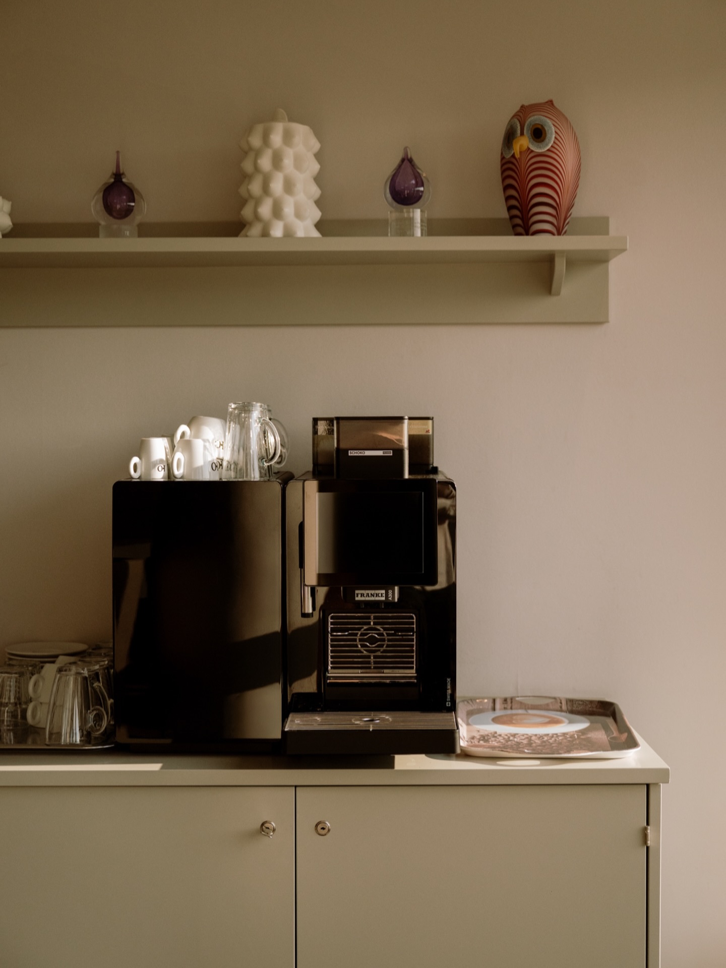 Zeit dass die Kaffeemaschine wieder läuft! Und ehrlich gesagt ist auch mal wieder Zeit für die Sommer Sonne!