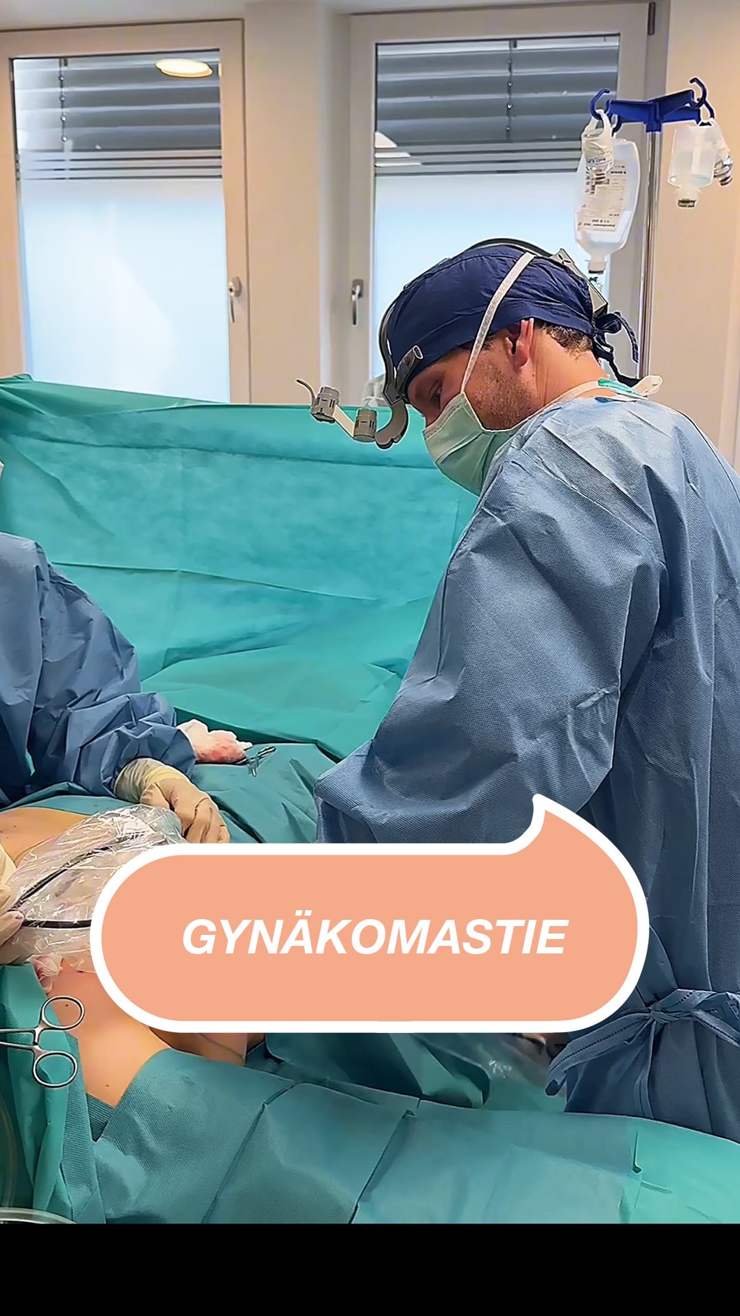 Einblicke in die Behandlung der Gynäkomastie In diesem Reel zeigen wir Ausschnitte aus dem Eingriff – die Behandlung erfolgt je nach Befund durch die gezielte Entfernung von Drüsen- und/oder Fettgewebe, um eine flache, maskuline Brustkontur zu erreichen. Jeder Fall ist individuell und wird im Vorfeld genau analysiert und geplant. 👉 Du möchtest mehr über die Behandlung erfahren? Vereinbare gerne einen Beratungstermin. #Gynäkomastie #Männerbrust #ästhetischechirurgie #noahklinik #plastischechirurgie