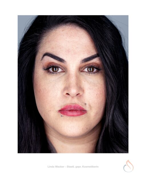 🎉HAPPY BIRTHDAY, LINDA! 🥳✨Today we are celebrating our dear Linda - also affectionately known as LaserLinda. 💫Thank you for enriching us every day with your sincere, warm and authentic nature.💖We wish you all the best for your birthday - it's great to have you! 🎉