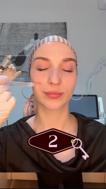 ✨ Door No. 2 ✨Christmas wisdom: Those who appreciate the little things will receive great things in return. Today, we show you how JetPeel Vitamin Glow embodies this philosophy. Gentle microdroplets, deep hydration and professional impulses lead step by step to visible radiance. Continuity instead of radicalism – small treatments with big results. 🎄✨🤍#noahklinik #kassel #jetpeel #Noahkosmetik #weihnachtsglow #beauty